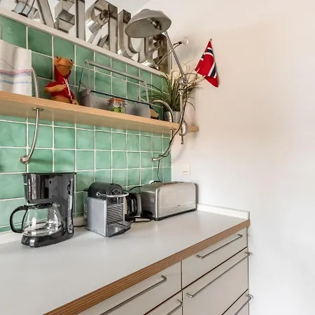 Elegant In With Balcony Apartamento *